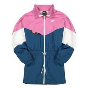 Nike Women’s Windrunner Jacket